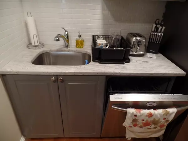 Boston, MA 02215,61 Park Drive #24