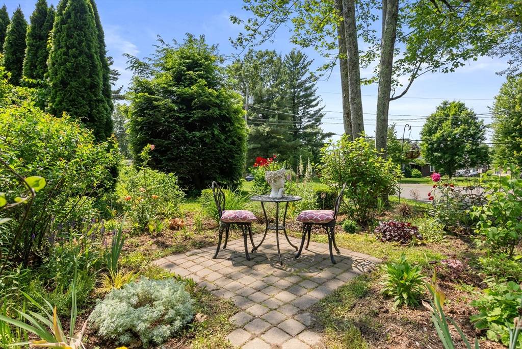 Westfield, MA 01085,127 Steiger Dr