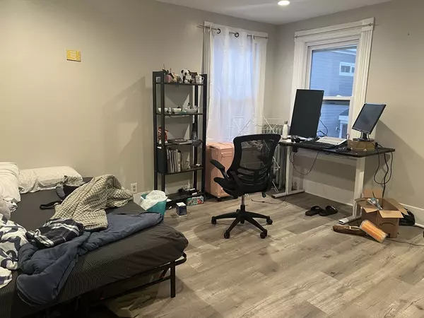 Cambridge, MA 02141,73 Thorndike Street #2