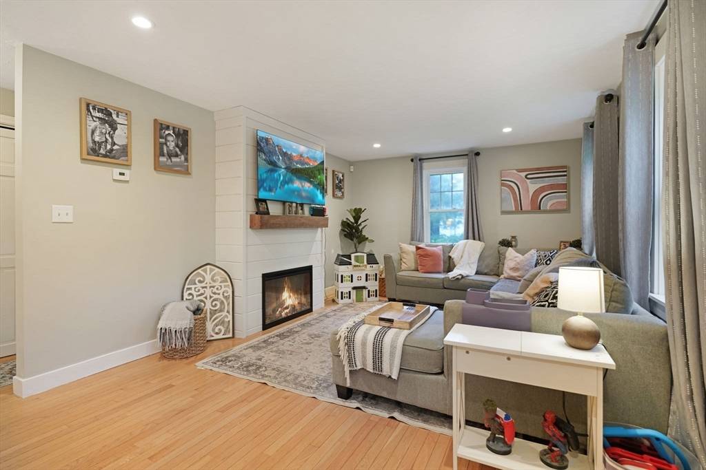 Marion, MA 02738,4 Rebecca Drive