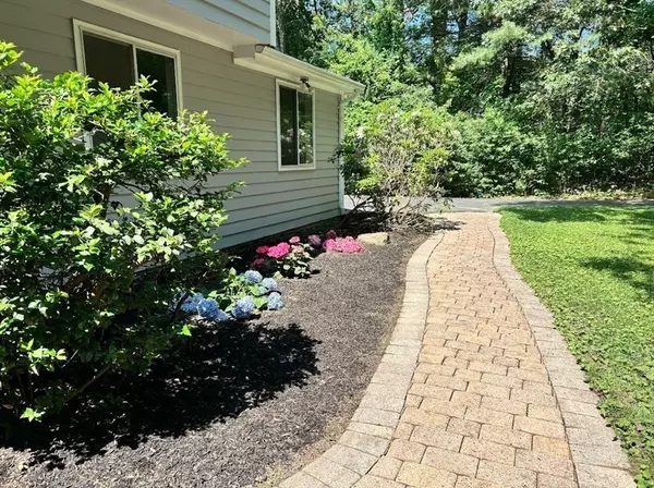 Sudbury, MA 01776,47 Churchill St