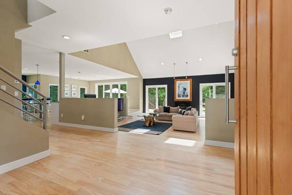 Berkley, MA 02779,28 Elm St