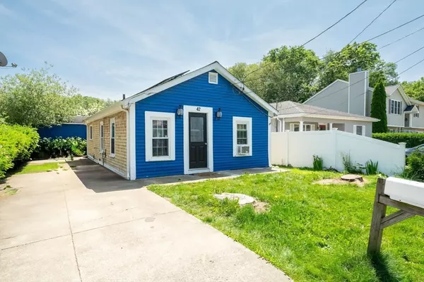 Dartmouth, MA 02748,42 Mccabe Street