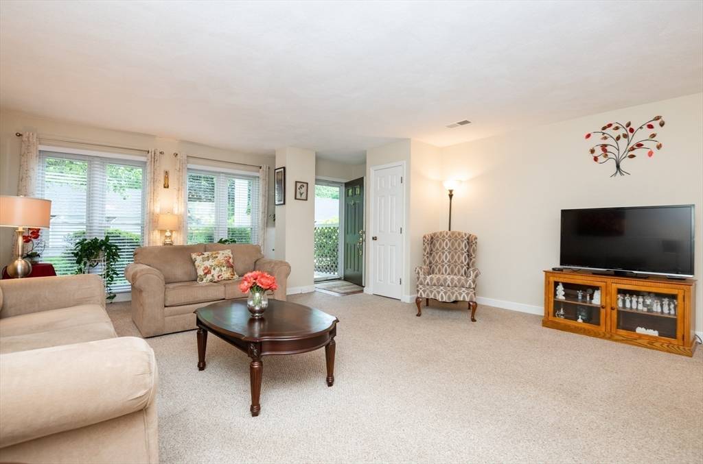 Bedford, MA 01730,75 Page Rd #9