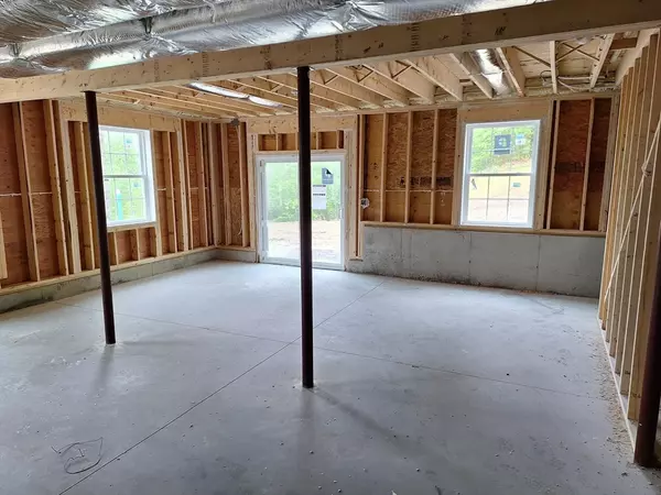 Meredith, NH 03253,13 Hickorywood Cir