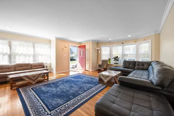 Chelmsford, MA 01824,5 Northgate Rd