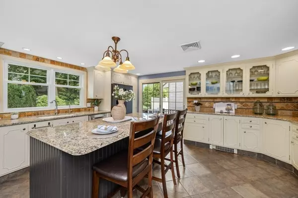 Lynnfield, MA 01940,35 Crest Road