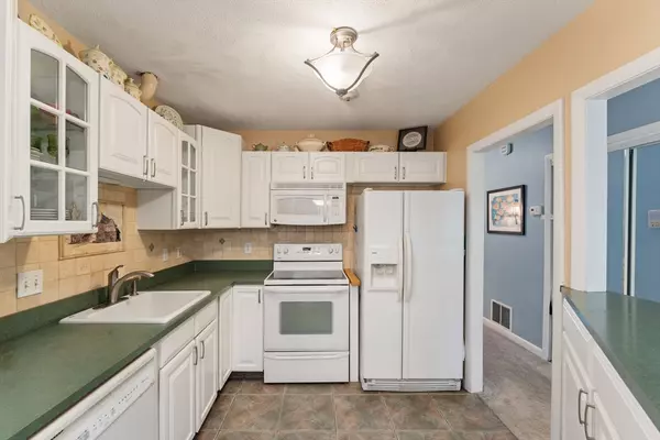 Lincoln, RI 02865,196 Old River Rd #147