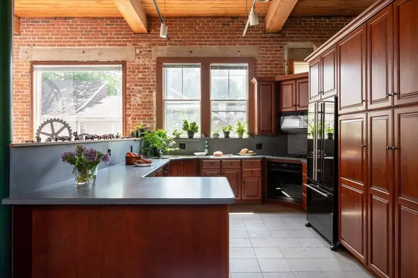 Cambridge, MA 02139,543 Green Street