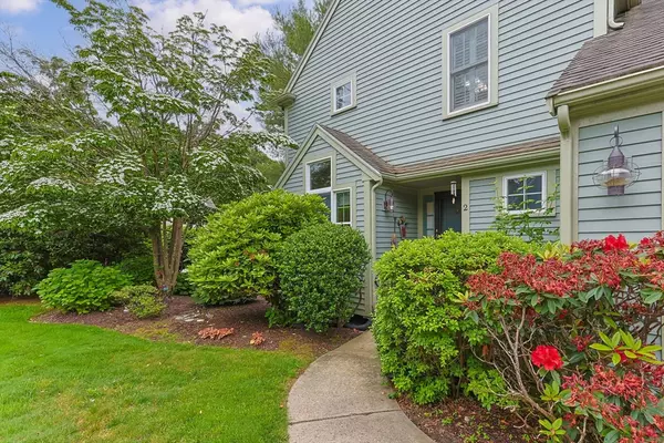 Mashpee, MA 02649,2 Darby Pt #2