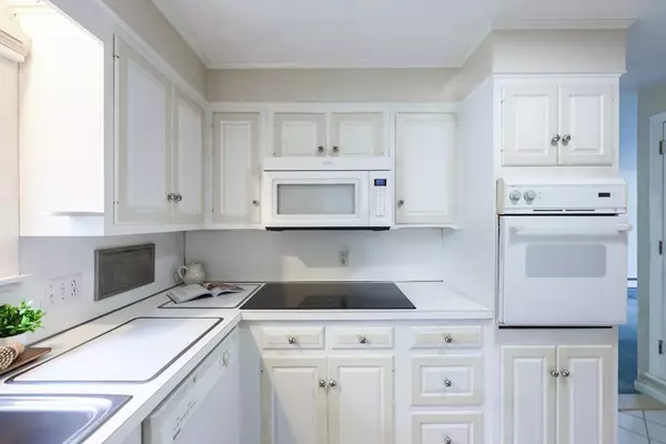 North Attleboro, MA 02760,33 Page Road