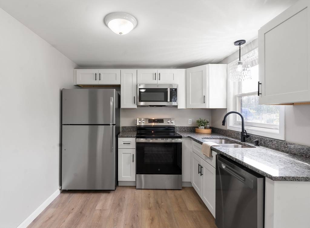 Athol, MA 01331,742 Daniel Shays Hwy #1F
