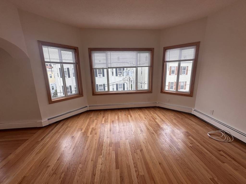 Cambridge, MA 02139,253 Elm St #3