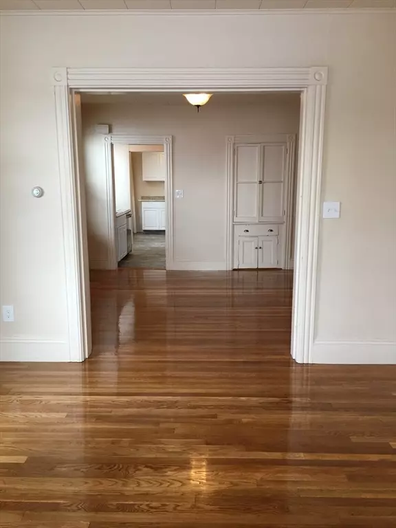 Swampscott, MA 01907,610 Humphrey Street #1