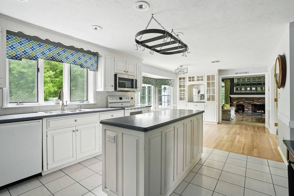Norwell, MA 02061,45 R.F. Higgins Drive