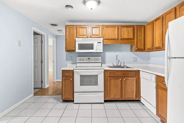 Tewksbury, MA 01876,78 Randolph Dr #78