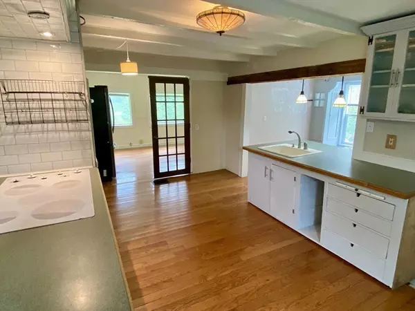 Hanson, MA 02341,387 W Washington St