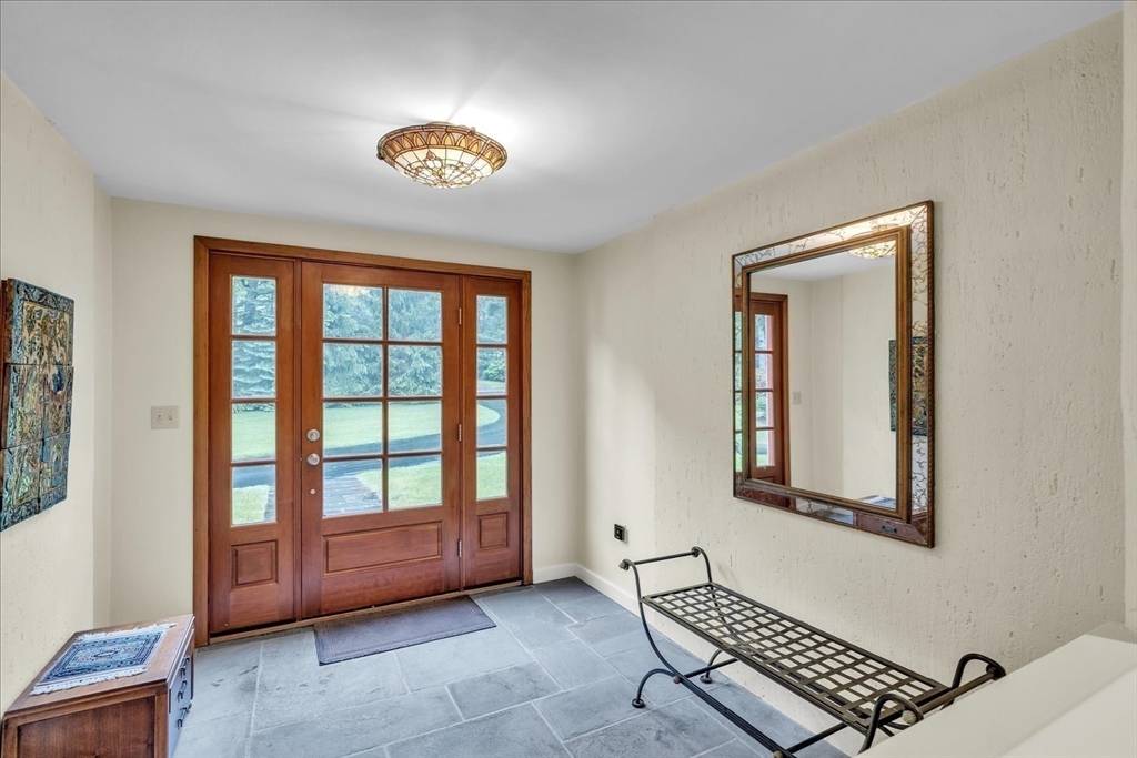 Dover, MA 02030,144 Pine St
