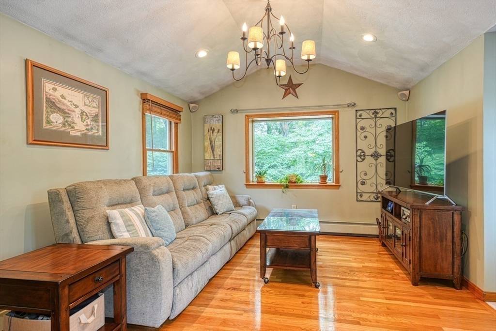 113 Edgehill Rd #113, Norwood, MA 02062