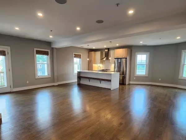 Boston, MA 02125,84 Romsey Street #3