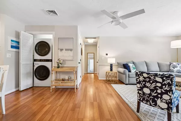 Harwich, MA 02645,2 Englewood Dr #F-6