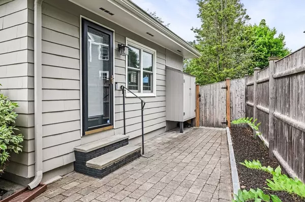 Nahant, MA 01908,64 Pond Street