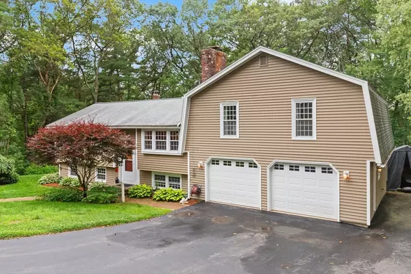 Chelmsford, MA 01824,15 Sleigh Rd.