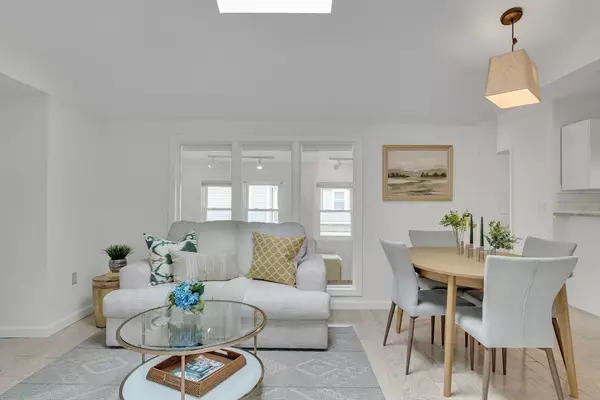 Cambridge, MA 02139,215 Norfolk St #2