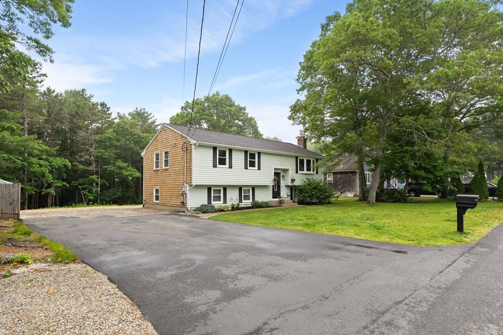 Plymouth, MA 02360,8 Santo St