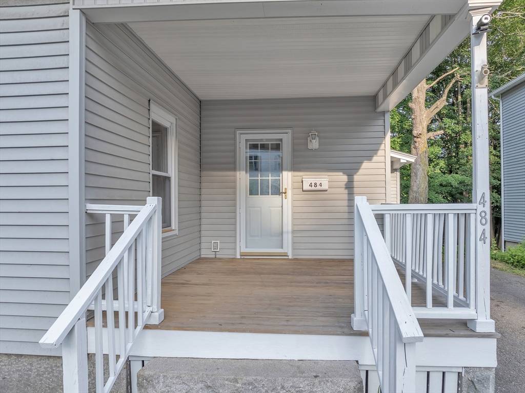 Fitchburg, MA 01420,484 Rollstone St