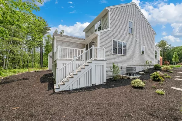 Rockland, MA 02370,12 Pat Rose Way