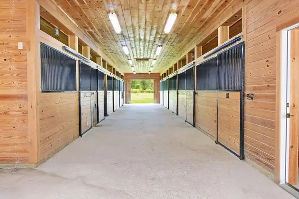 Plympton, MA 02367,399 Main St