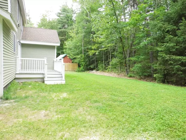 Sandown, NH 03841,13 Showell Pond Road