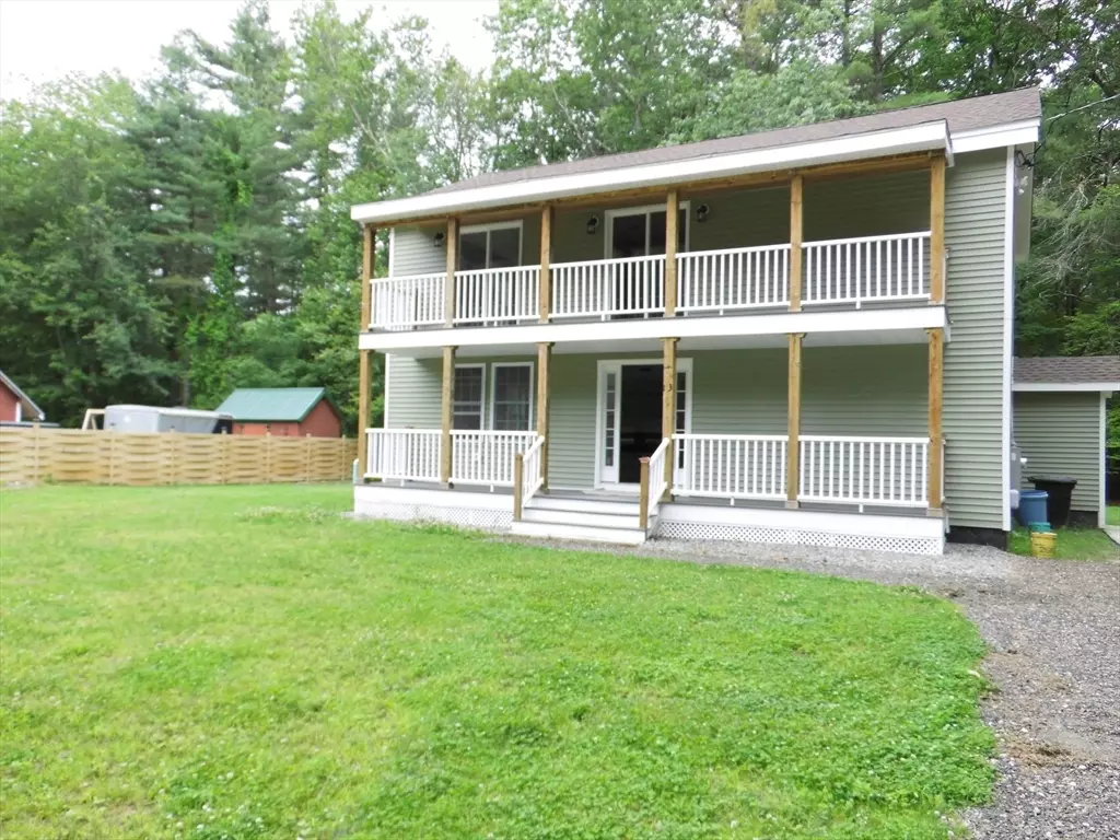 Sandown, NH 03841,13 Showell Pond Road