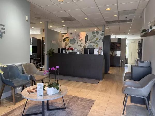 North Andover, MA 01845,1019 Osgood Street