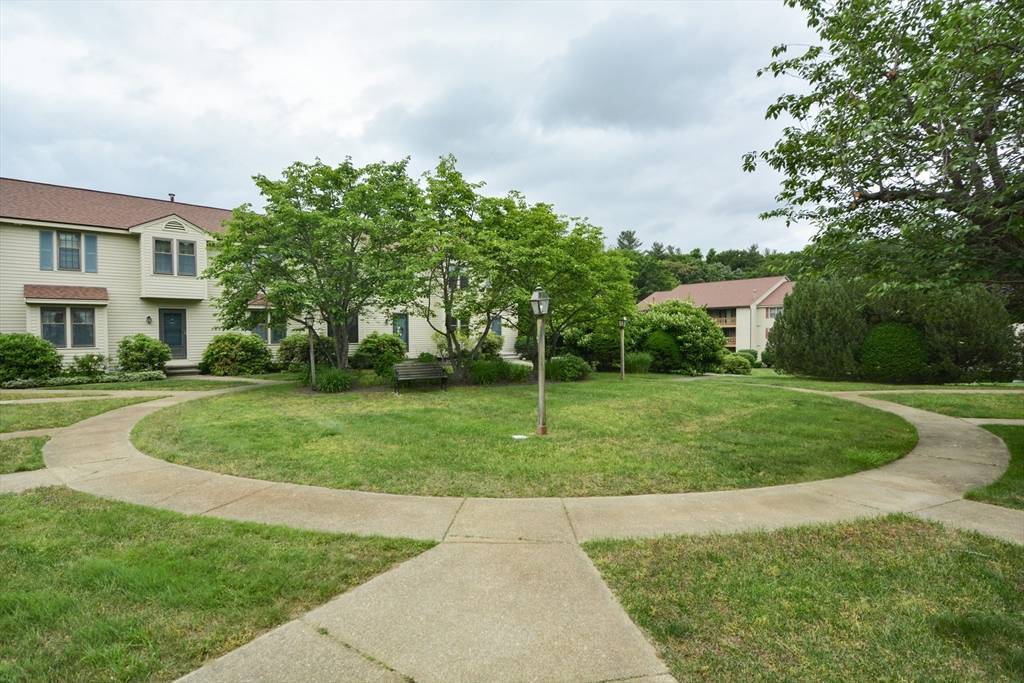Tewksbury, MA 01876,96 Apache Way #96