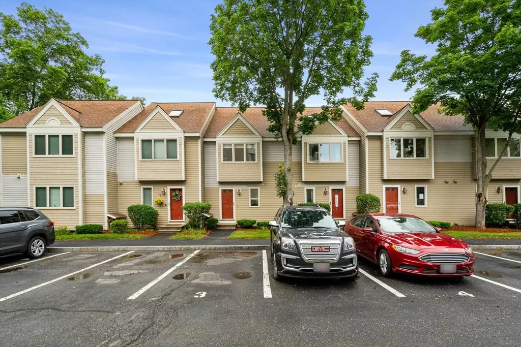 Haverhill, MA 01832,3 Hunters Run Pl #3