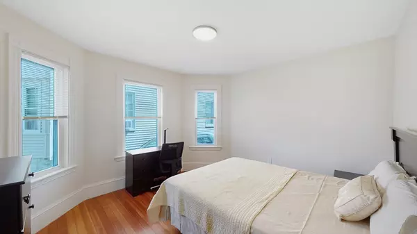 Waltham, MA 02453,5 Chester Ave. #1