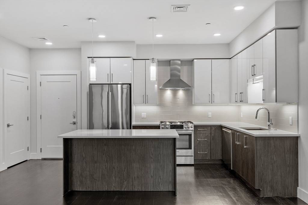 Somerville, MA 02143,124 Highland Ave #304