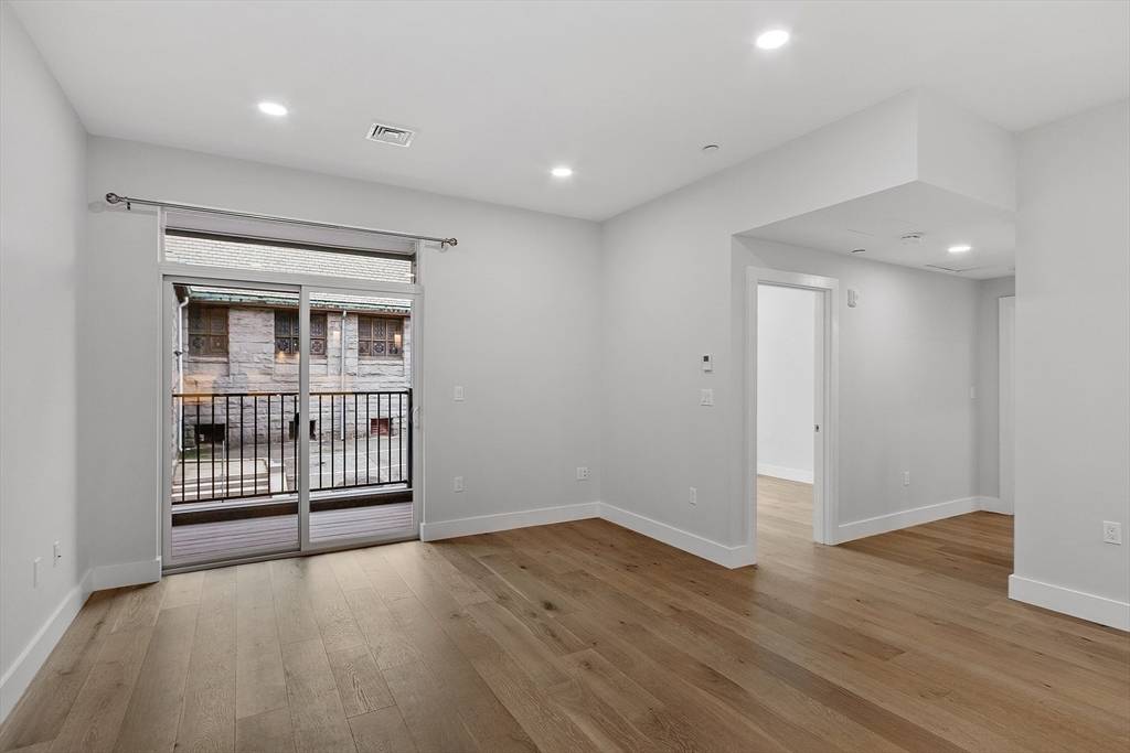 Somerville, MA 02143,124 Highland Ave #104