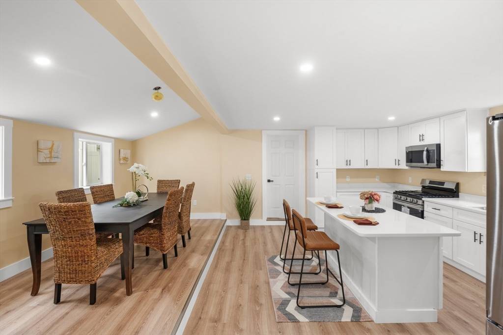 29 Beaver St, Salem, MA 01970