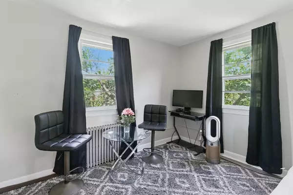 Malden, MA 02148,42 Newman Rd #3