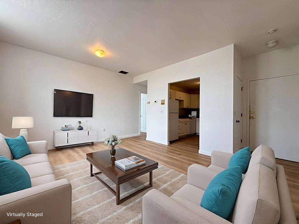 6 S Washington Street #304, North Attleboro, MA 02760