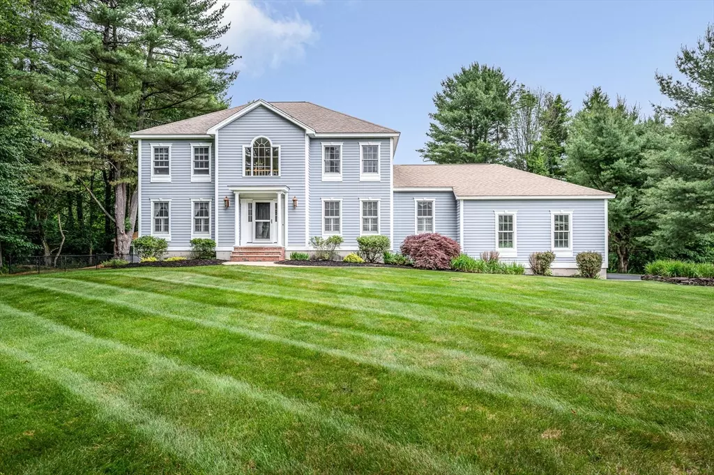 Dunstable, MA 01827,35 Horse Hill St