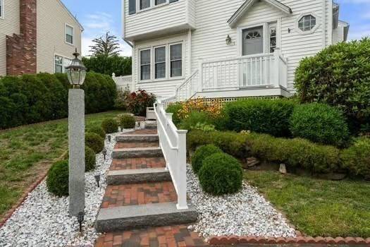 Milford, MA 01757,5 Saint John Ln #5