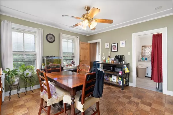 Fall River, MA 02720,376 N Underwood St.