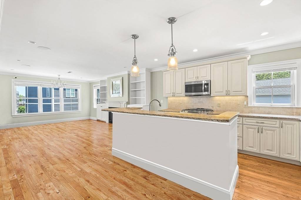 Boston, MA 02127,30 Middle St. #1-2