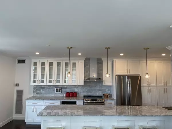 Boston, MA 02129,73 Chelsea #302