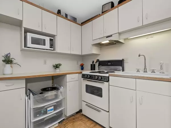 Brookline, MA 02446,123 Sewall Ave #3C