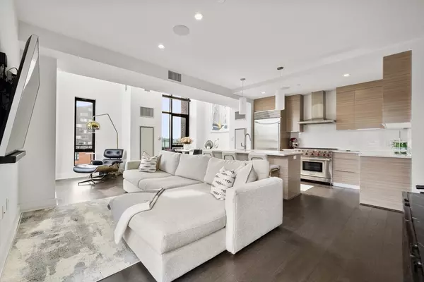 Boston, MA 02127,14 West Broadway #707